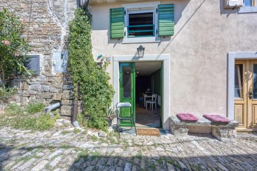 Romantic Casa Amica with Free Parking — 4-Star Luxury Hotel in Motovun, Croatia