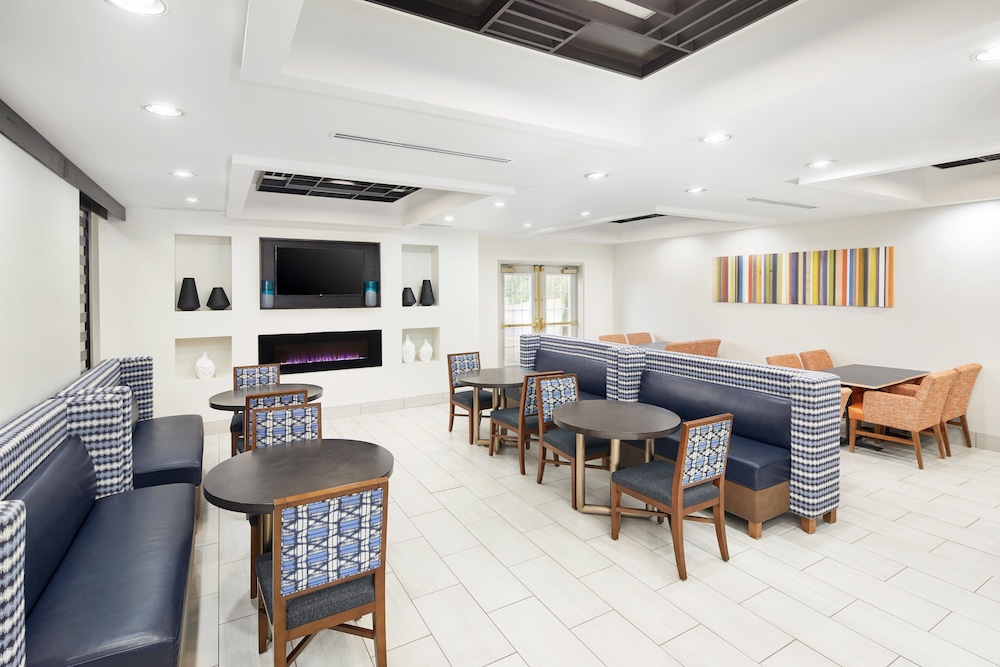 Holiday Inn Express Hotel & Suites Spartanburg North by IHG - photo 25