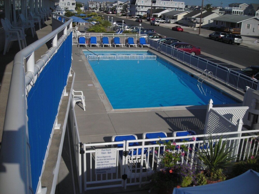 Concord Suites - photo 8