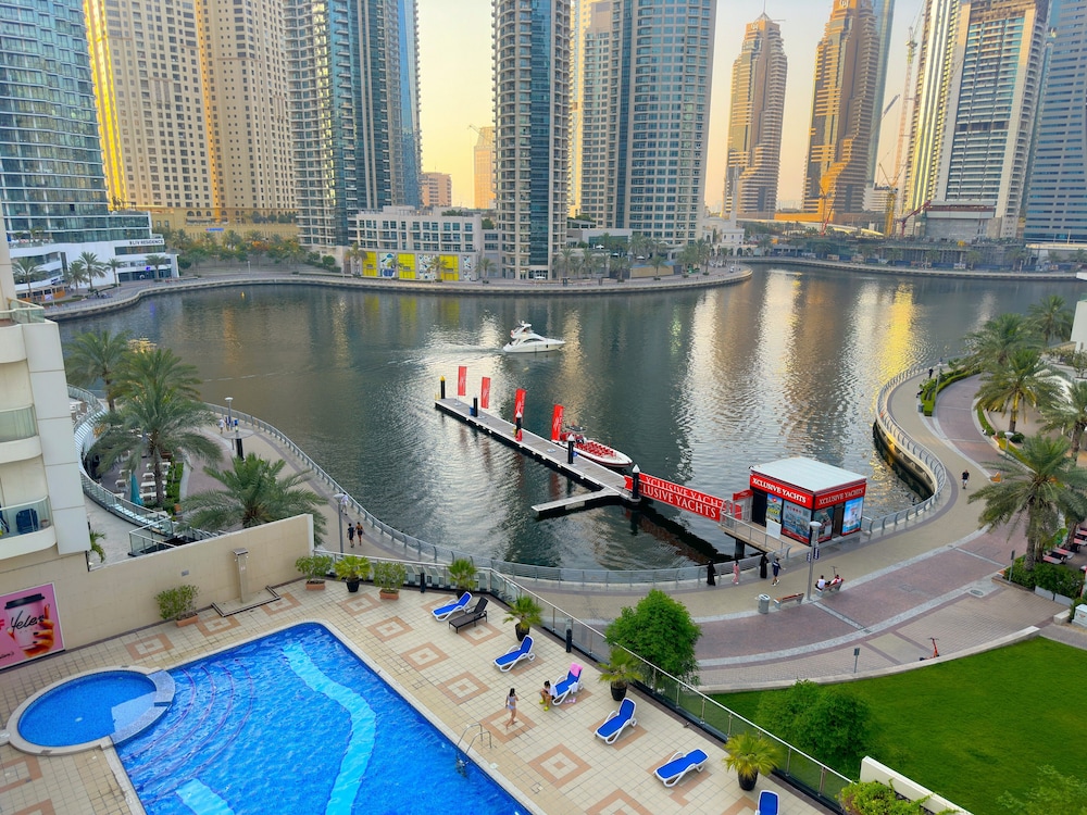 DreamLike Full Pool & Marina View — 4-Star Luxury Hotel in Dubai, United Arab Emirates