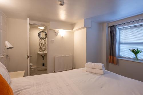 Stunning 5 Bedroom 5 En Suite Victorian House in Harrogate