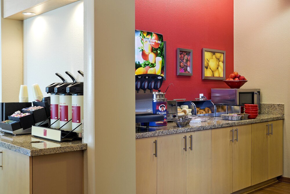 TownePlace Suites by Marriott Dodge City - photo 18