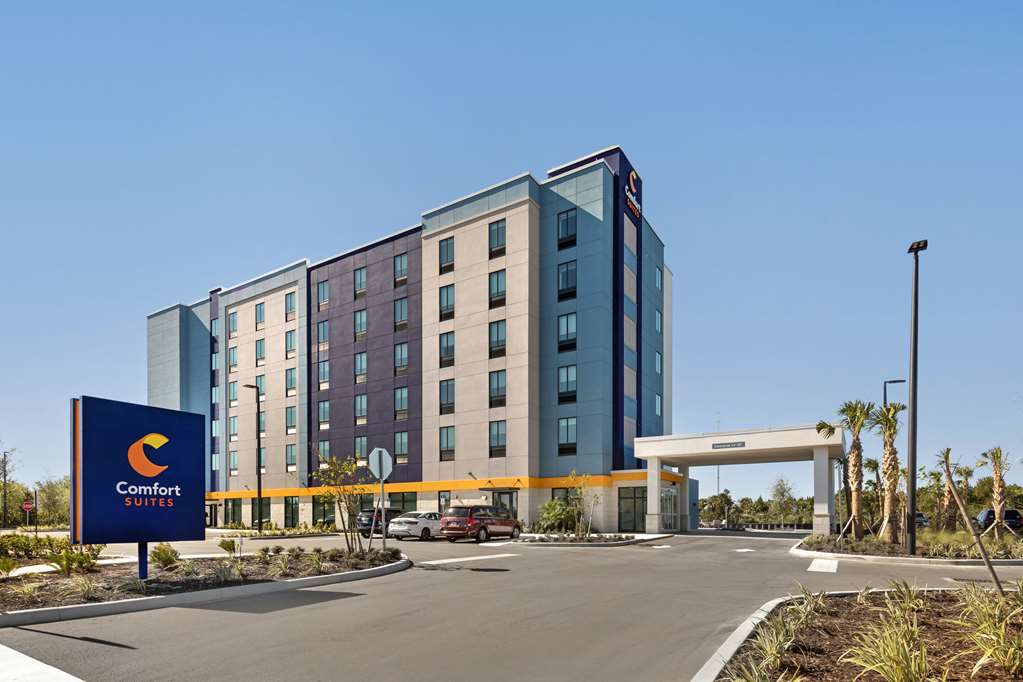Comfort Suites Titusville near Kennedy Space Center - carbon neutral hotel in Titusville