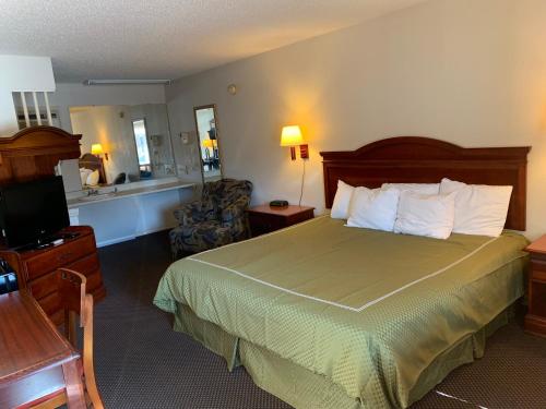 Merrimac Inn & Suites - photo 29