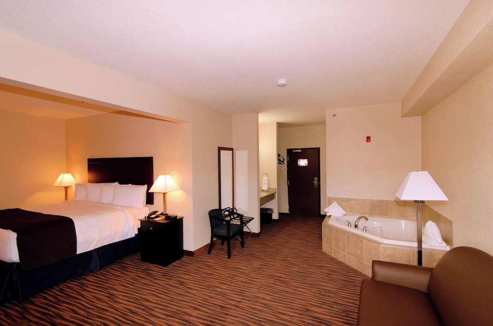 Cobblestone Inn & Suites Denison Oak Ridge - photo 34