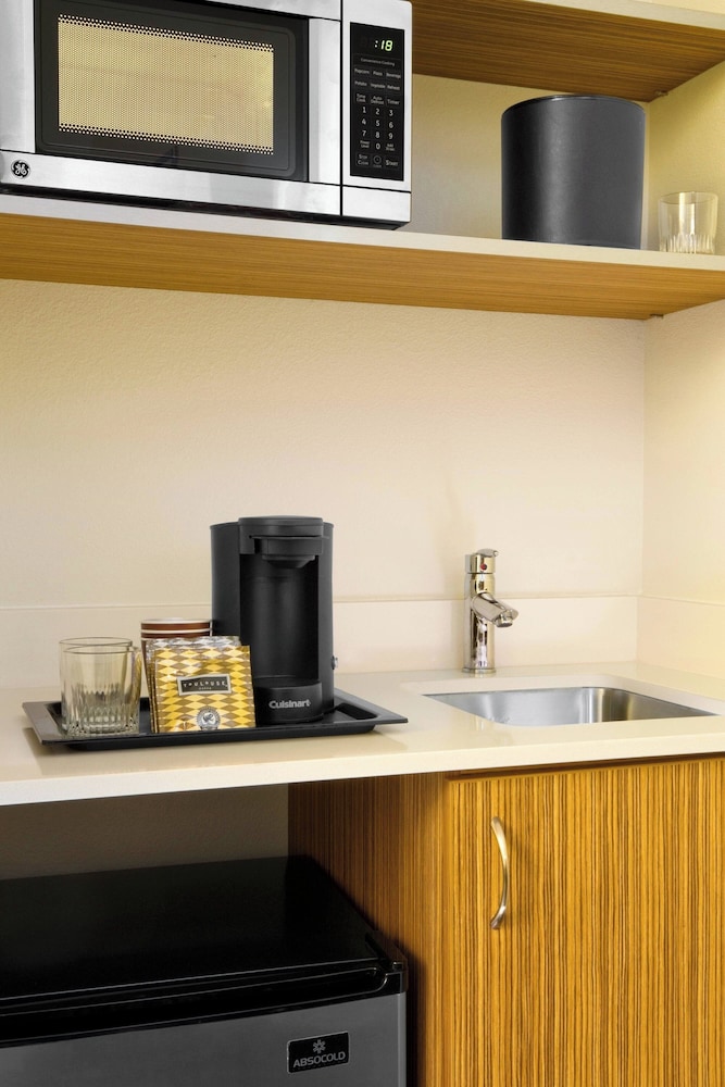 SpringHill Suites St. Louis Brentwood - photo 9