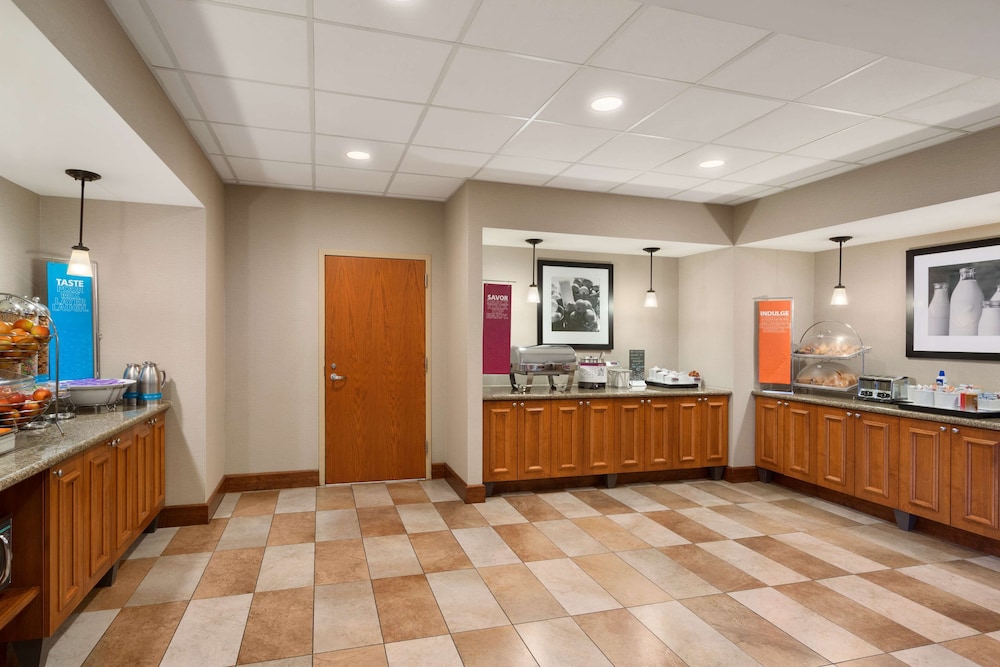 Hampton Inn & Suites Williamsburg Central - photo 25