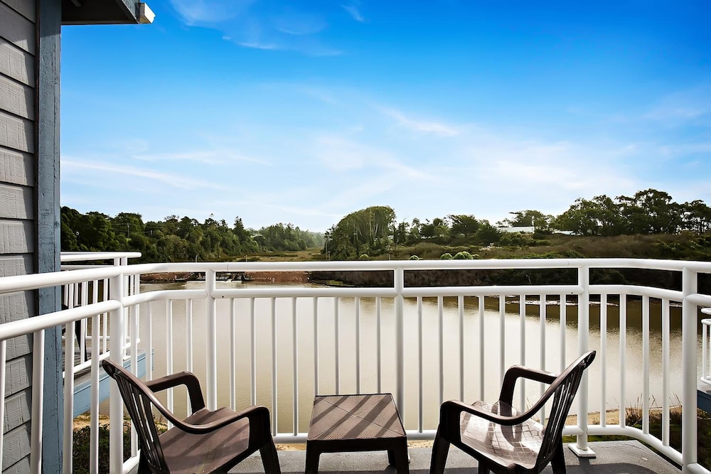The Beach House Inn - photo 30