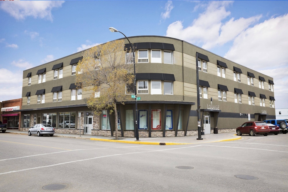 Central Suite Hotel — hotel in Lloydminster