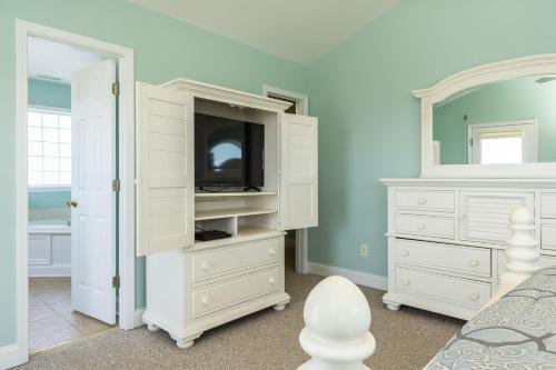 40 East Peach Bound by Oak Island Accommodations - photo 19