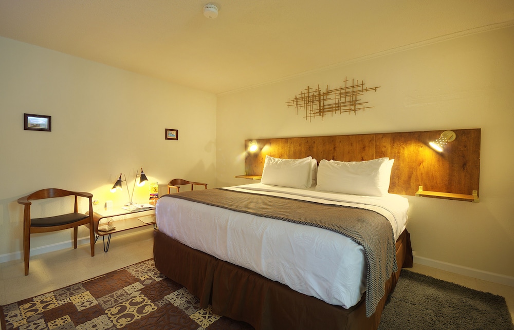 Roadrunner Lodge - photo 15