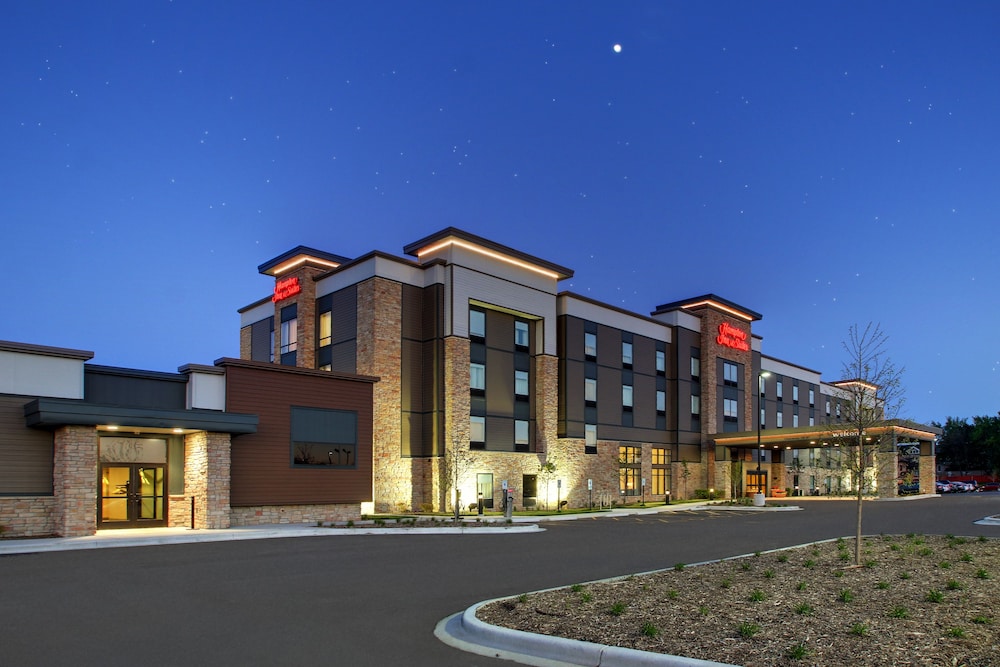 Hampton Inn & Suites Milwaukee West - photo 60