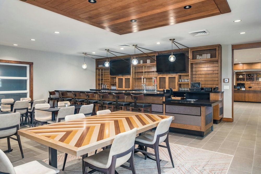 Four Points By Sheraton Bedford Manchester Airport — Bedford