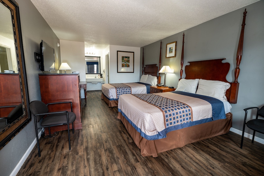 American Inn & Suites Russellville - photo 13