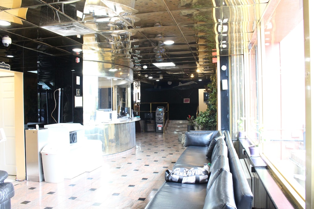 Jfk Inn - photo 2