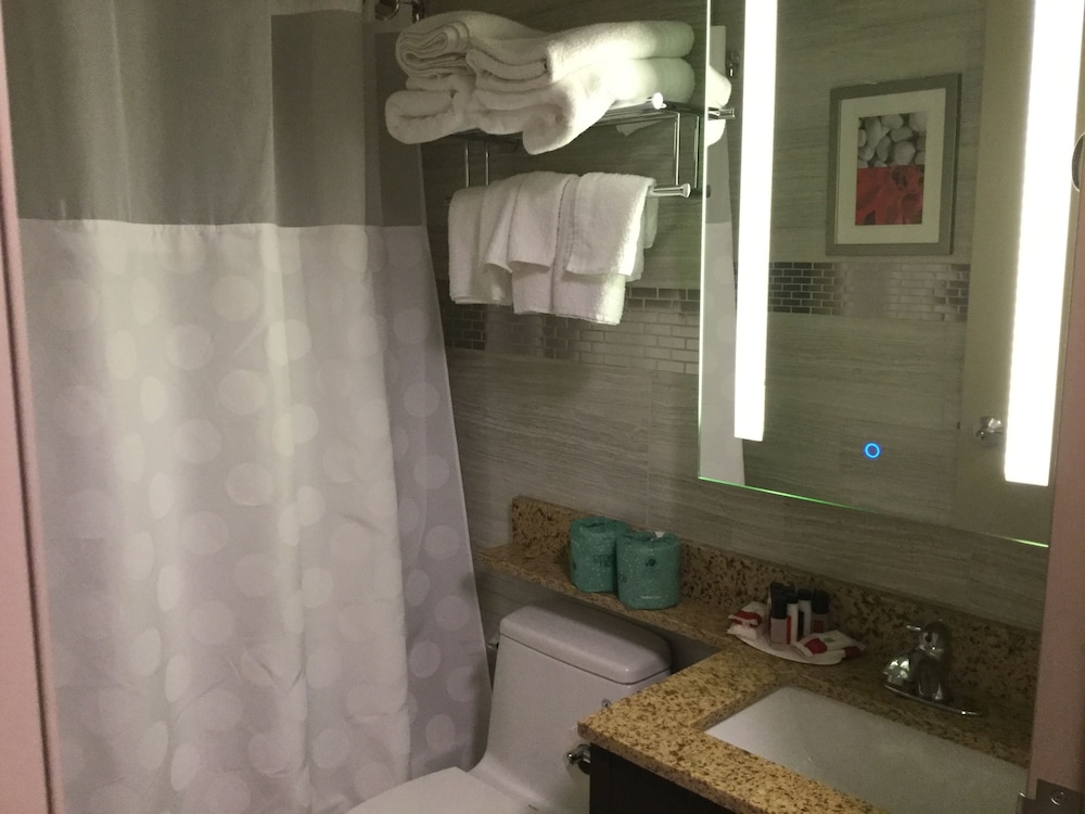 Ramada by Wyndham Bronx Terminal - photo 16