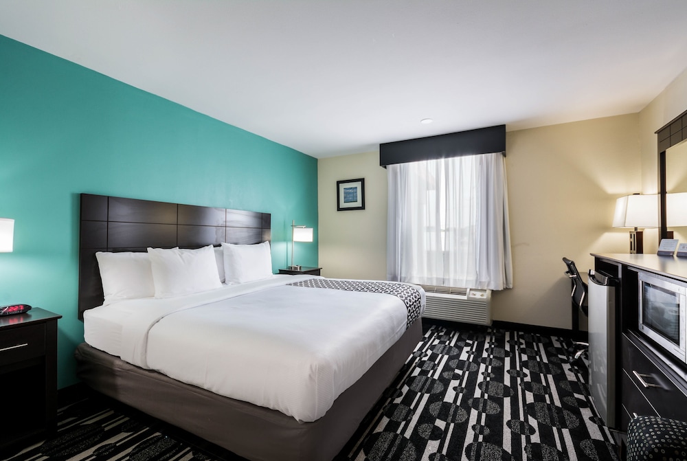 Bricktown Hotel & Extended Stay - photo 6