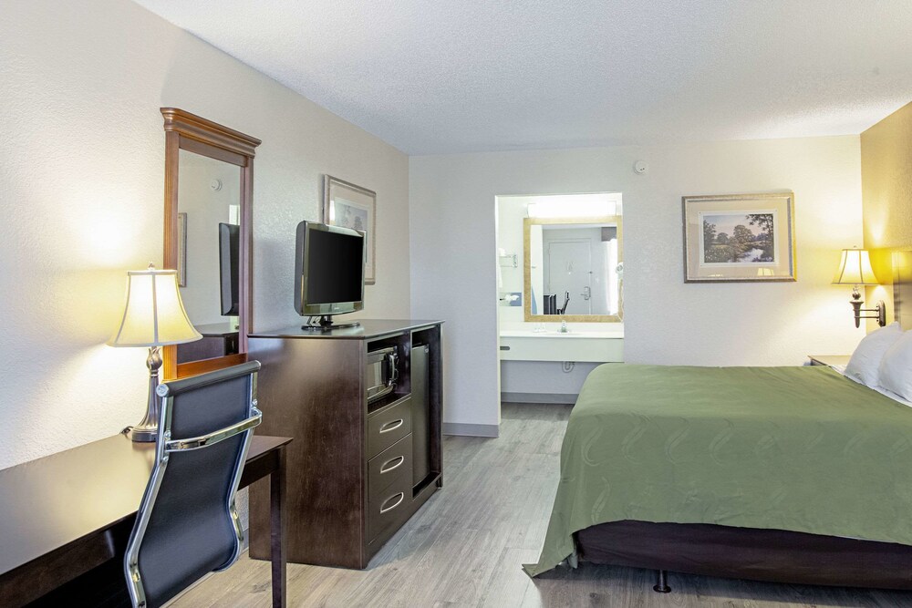 Quality Inn & Suites Live Oak I 10 Exit 283 - photo 12