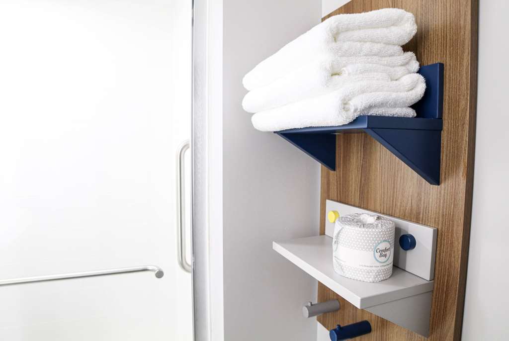 Microtel Inn & Suites by Wyndham Charlotte Northlake - photo 27