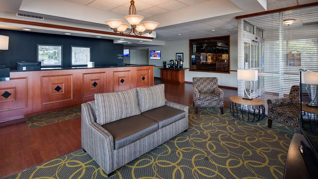 Best Western Tomah Hotel - photo 4