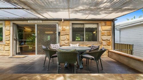 Archies Patonga 50mtrs To Boathouse and Wharf - last minute hotel in Unknown City