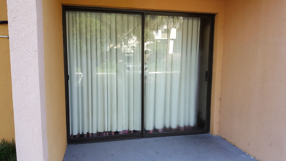 Econo Lodge Busch Gardens - photo 37