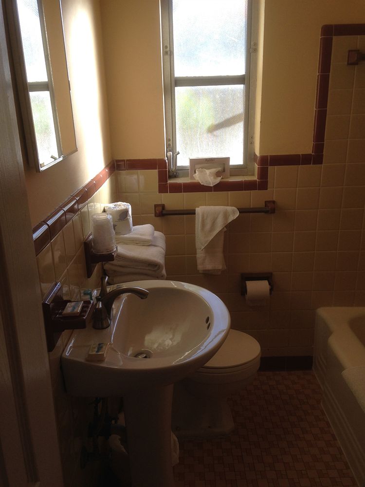 Amber Tides Motel - photo 28