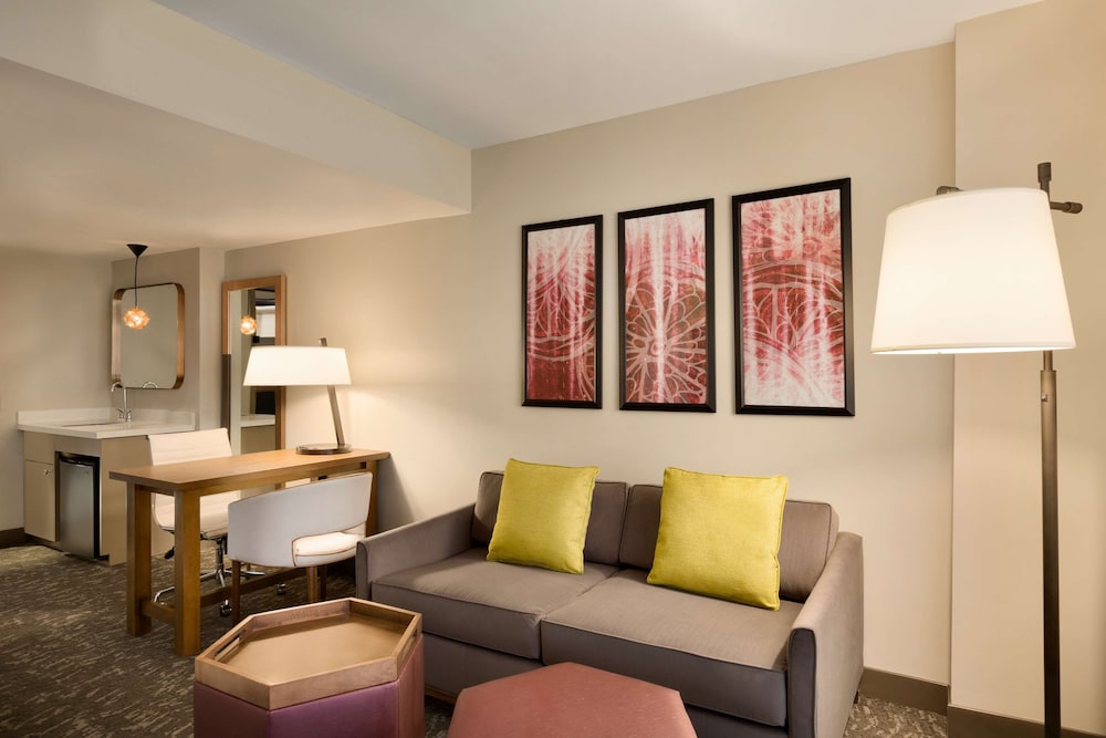 Embassy Suites by Hilton Phoenix Downtown North - photo 15