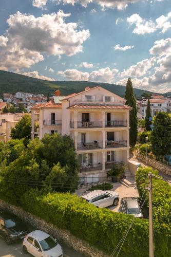 Apartments Lonzor in Selce, Croatia