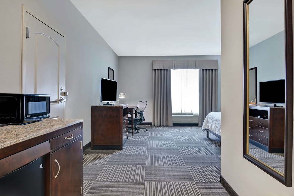 Hilton Garden Inn Fayettevile - photo 21