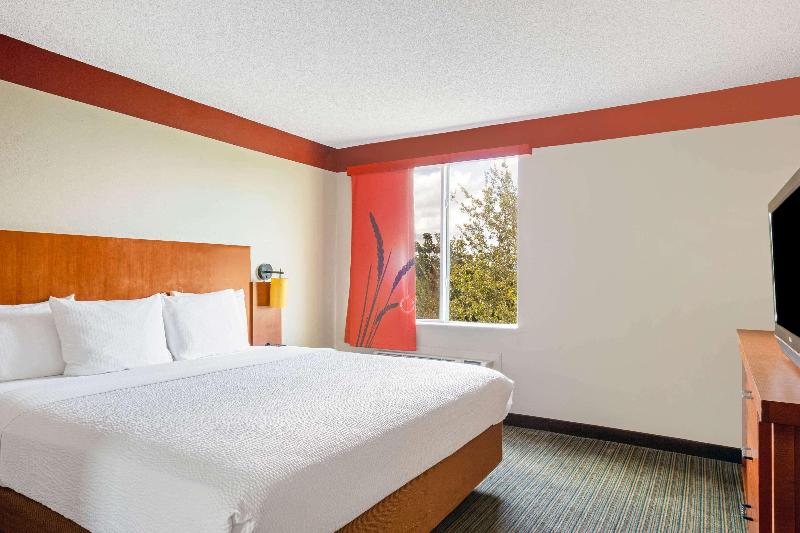 La Quinta Inn & Suites Miami Cutler Ridge - photo 23