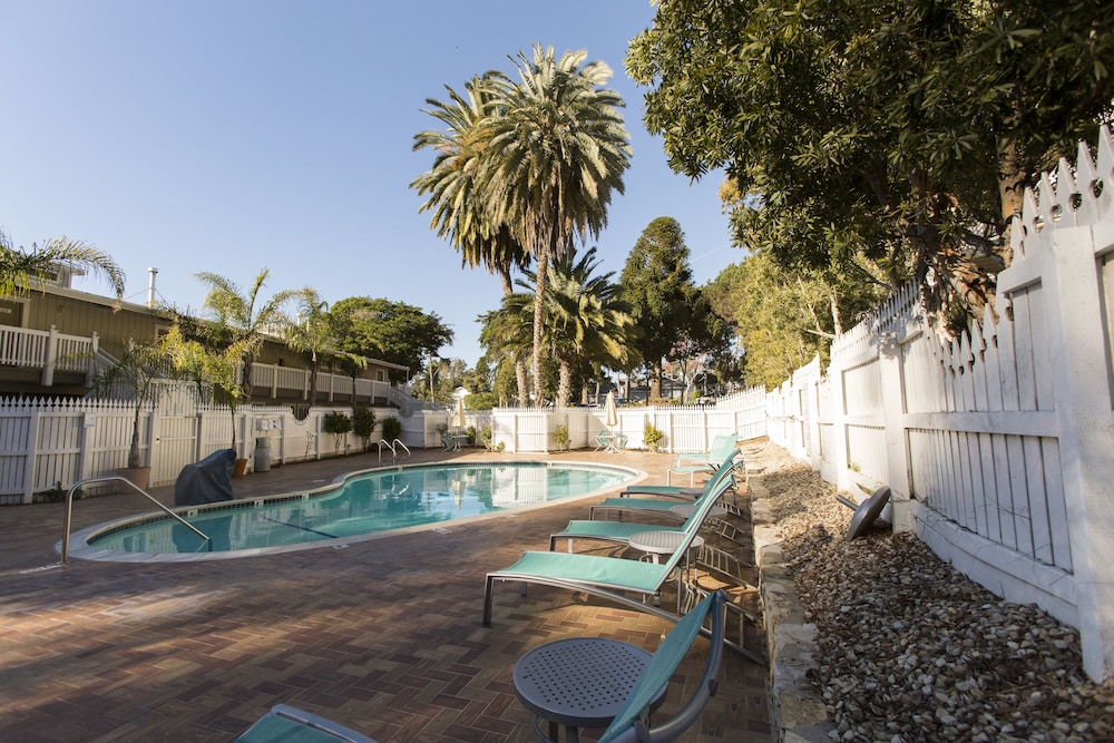 Inn At Morro Bay - photo 15