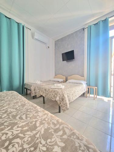 Hotel Le Orchidee — Naples — photo 3