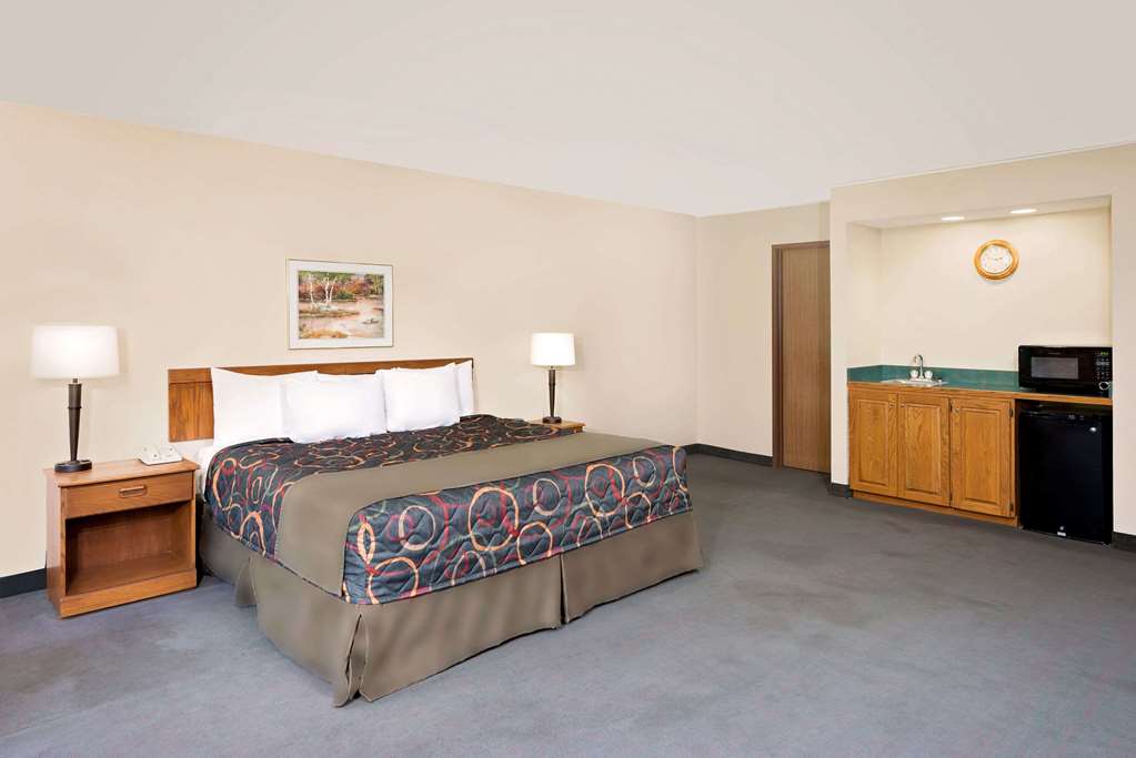 Days Inn by Wyndham Boonville - photo 4