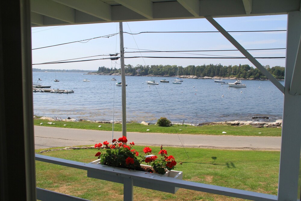 Bluebird Ocean Point Inn - photo 46