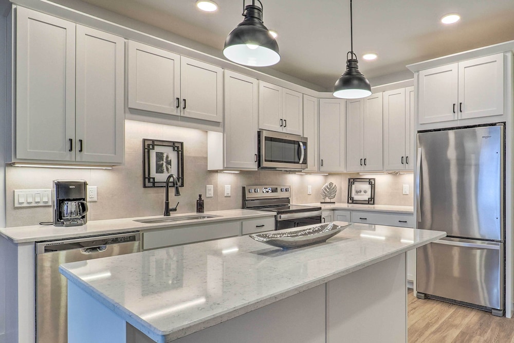 Downtown Traverse City Condo 32 Mi to Ski Slopes — 4-Star Luxury Hotel in Traverse City, United States