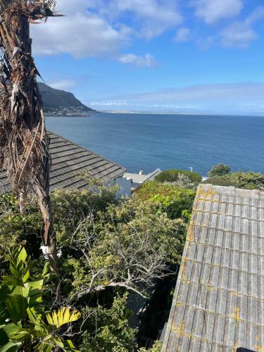 Between Mountain and Sea