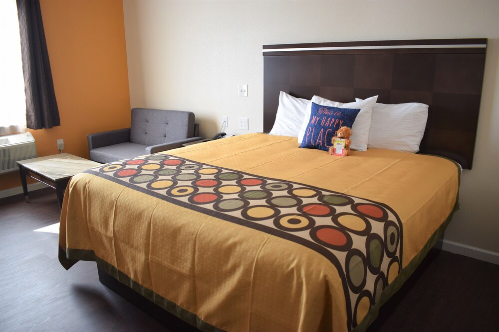 Texas Bungalows Hotel and Suites Austin - photo 6