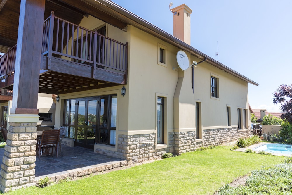 Villa 1 — 4-Star Luxury Hotel in Knysna, South Africa