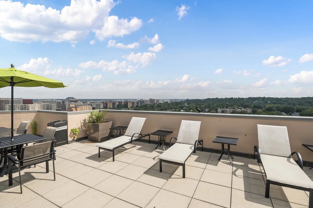Pentagon City Modern apartment — 4-Star Luxury Hotel in Arlington, United States