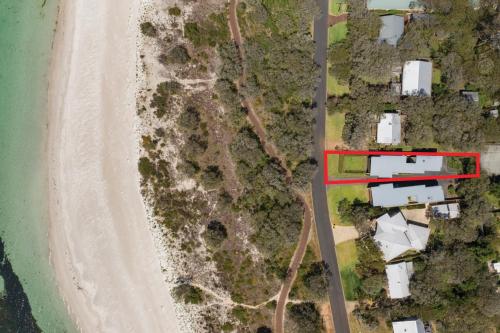 XYZ Holiday Home — 4-Star Luxury Hotel in Quindalup, Australia