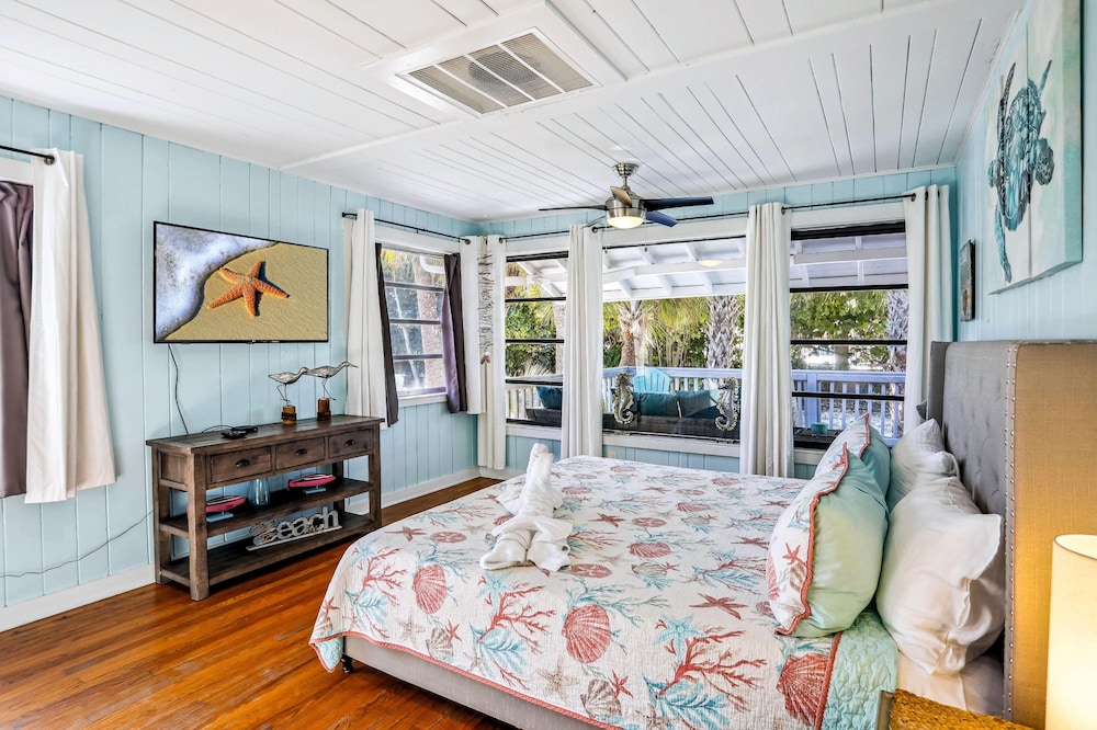 Beach Life 3 in Saint Pete Beach, United States