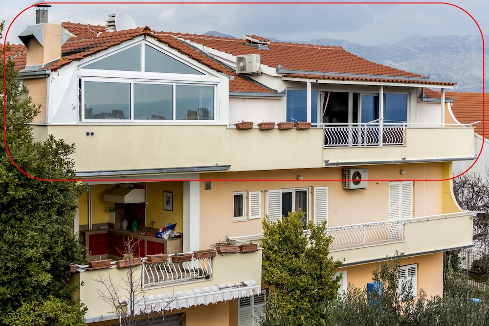 Luxury apartment Alduk close to Znjan beach with the sea view — 4-Star Luxury Hotel in Split, Croatia
