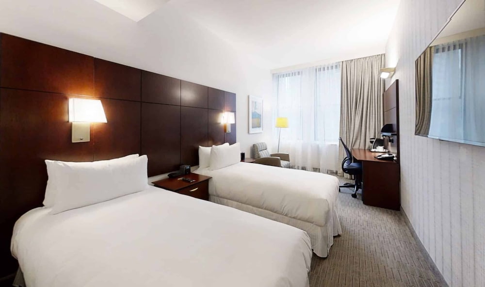 River Hotel - photo 16