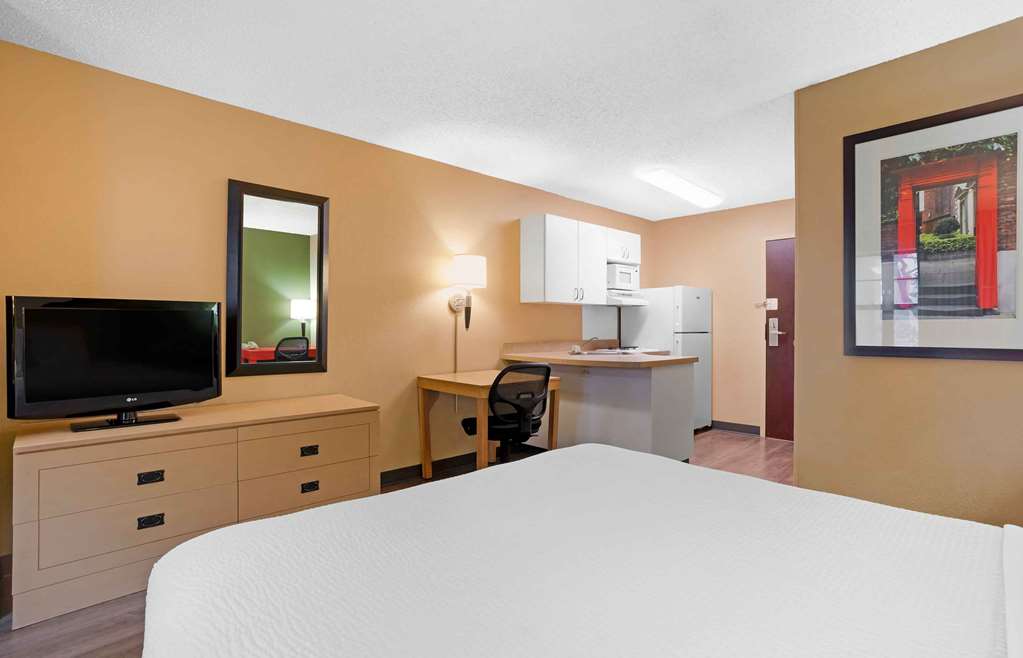 Extended Stay America Suites Houston Med Ctr Greenway Plaza - photo 9