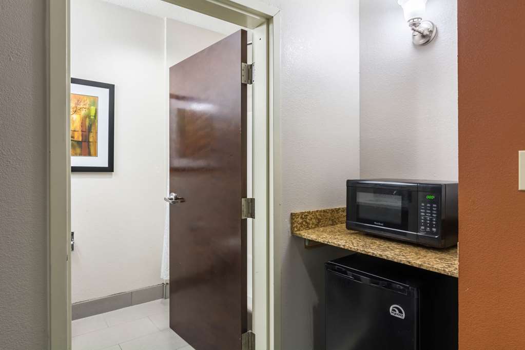 Quality Inn Warsaw near Rappahannock River - photo 11