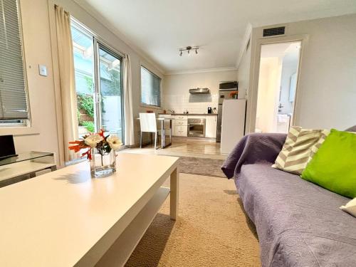 Urban Oasis Townhouse East Perth — 4-Star Luxury Hotel in Perth, Australia