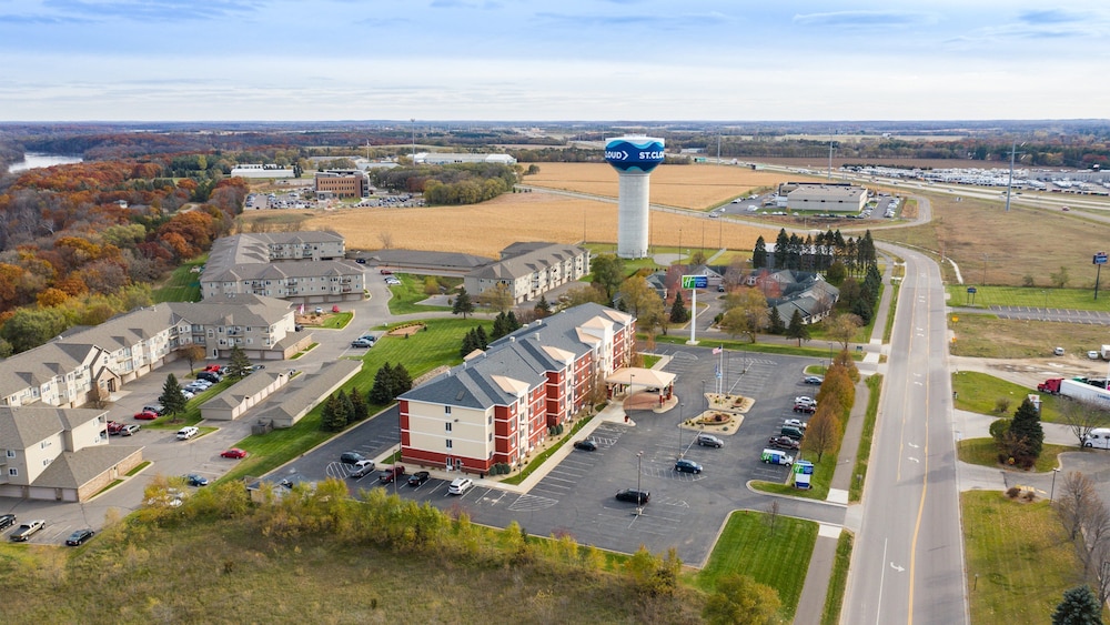 Holiday Inn Express Hotel & Suites St. Cloud by IHG - photo 60