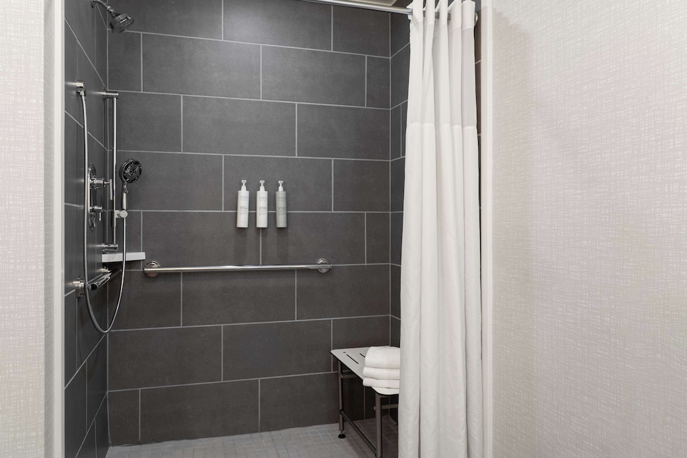 Hampton Inn Spring Lake Fayetteville - photo 58