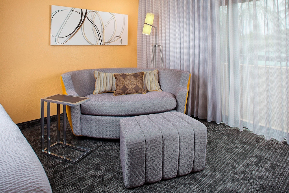 Courtyard by Marriott Miami Airport West Doral - photo 25